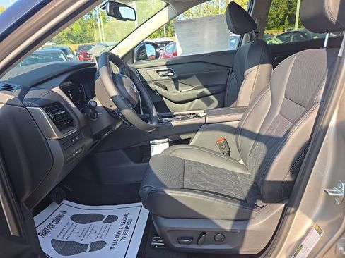 New 2026 Nissan Rogue Platinum w/ Platinum Premium Package image 9