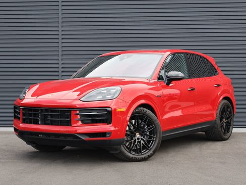 Certified 2025 Porsche Cayenne E-Hybrid AWD/4WD image 1
