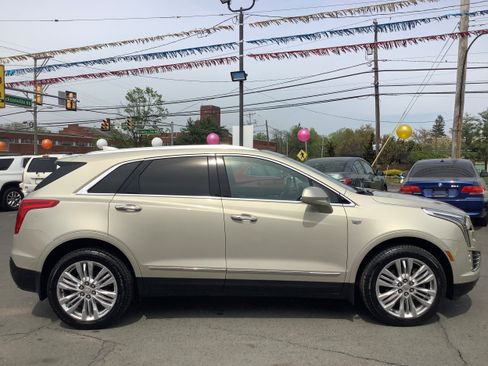 Used 2017 Cadillac XT5 Premium Luxury AWD/4WD image 8