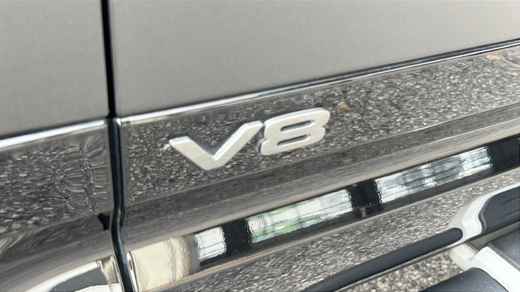 Used 2023 Land Rover Defender 110 AWD/4WD image 13