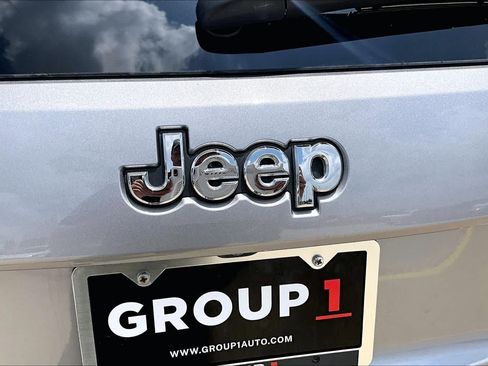 Used 2014 Jeep Grand Cherokee Limited RWD image 9