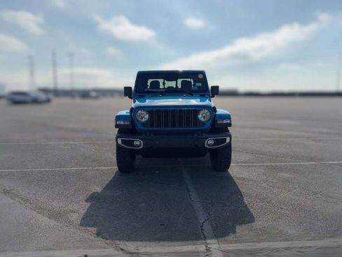 New 2026 Jeep Gladiator Sport image 2