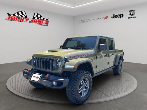 Used 2025 Jeep Gladiator Mojave AWD/4WD image 2