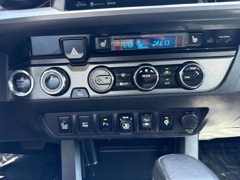 Used 2018 Toyota Tacoma TRD Pro AWD/4WD image 47