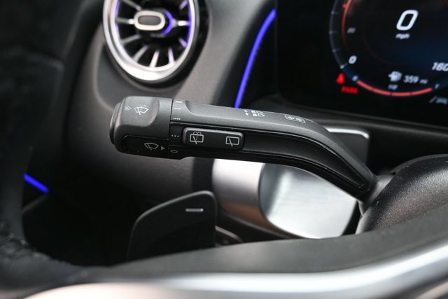 Used 2023 Mercedes-Benz GLB 250 image 17