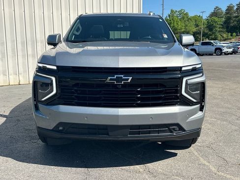 Used 2025 Chevrolet Suburban RST w/ RST Capability Package AWD/4WD image 3