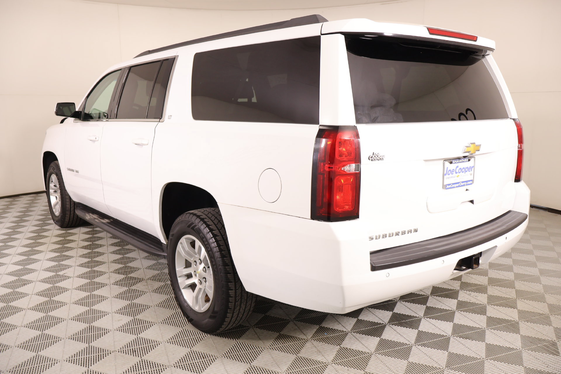 Used 2020 Chevrolet Suburban LT AWD/4WD image 24