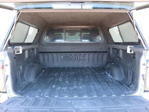 Used 2017 GMC Sierra 1500 SLT AWD/4WD image 32
