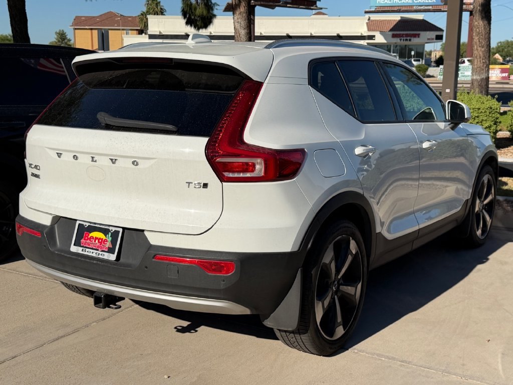 Used 2020 Volvo XC40 T5 Momentum w/ Protection Package Premier AWD/4WD image 4