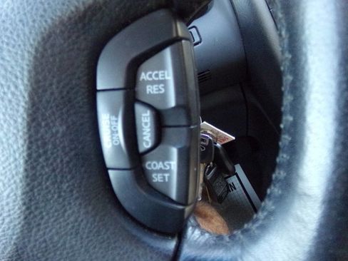 Used 2003 INFINITI I35 w/ Sunroof & Sunshade Pkg image 52