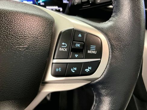 Used 2022 Ford Explorer XLT w/ Equipment Group 202A AWD/4WD image 11