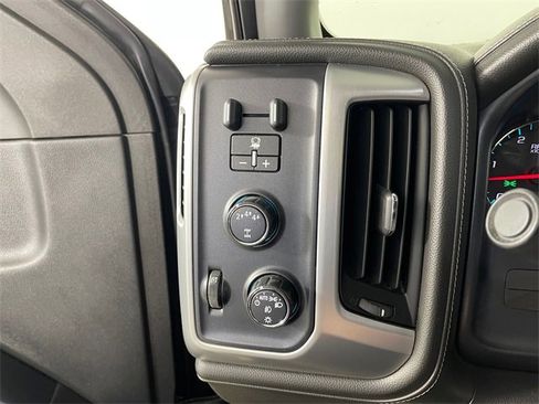 Used 2018 GMC Sierra 2500 SLE w/ SLE Preferred Package image 13