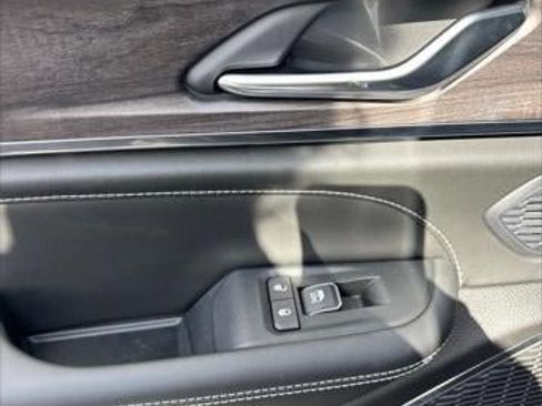 New 2025 Jeep Grand Cherokee L Overland w/ Advanced Protech Group III image 36