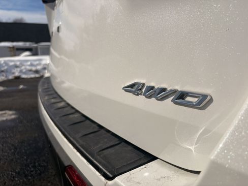 Used 2021 Ford Explorer XLT w/ Equipment Group 202A image 11