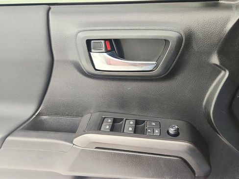 Used 2022 Toyota Tacoma SR5 image 23