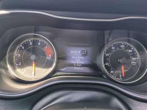 Used 2019 Jeep Cherokee Trailhawk w/ Cold Weather Group image 32