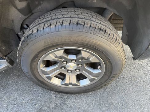 Used 2018 Chevrolet Tahoe LS image 14