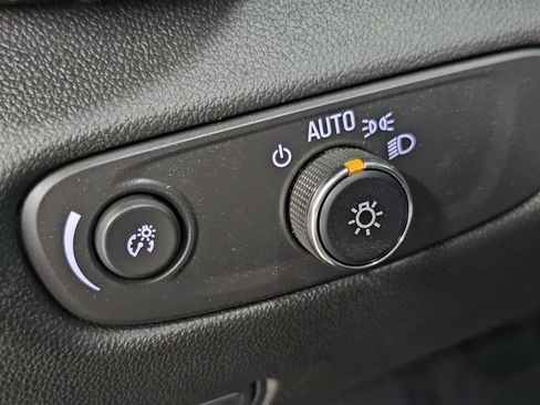 Used 2026 Chevrolet Blazer LT FWD image 30