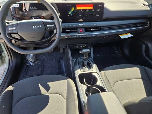 New 2026 Kia K4 FWD image 27