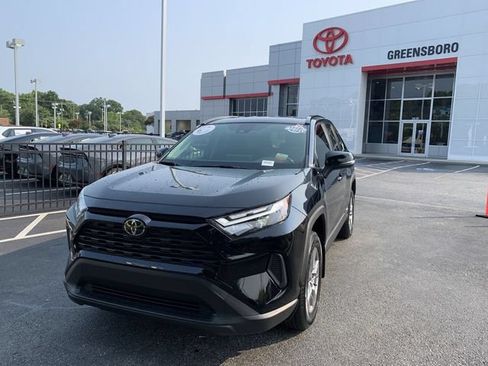 Certified 2025 Toyota RAV4 LE AWD/4WD image 1