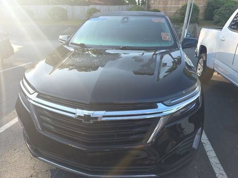 Used 2023 Chevrolet Equinox LT FWD image 2