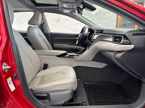 Certified 2019 Toyota Camry SE w/ Convenience Package FWD image 46