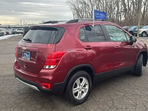Used 2021 Chevrolet Trax LT w/ Driver Confidence Package image 4
