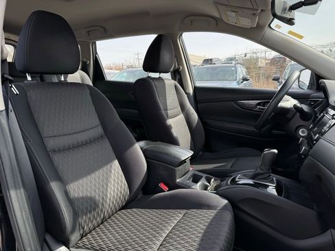 Used 2018 Nissan Rogue S image 17