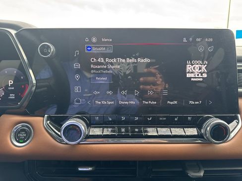 Used 2024 GMC Canyon AT4 w/ AT4 Premium Package image 16