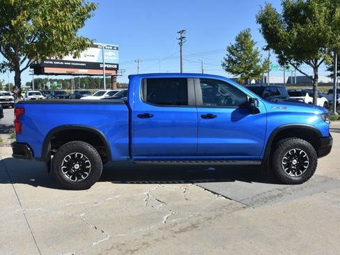 Used 2023 Chevrolet Silverado 1500 ZR2 w/ Technology Package image 4