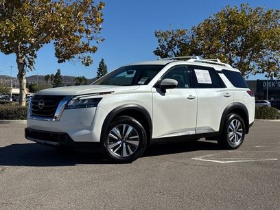 Used 2023 Nissan Pathfinder SL