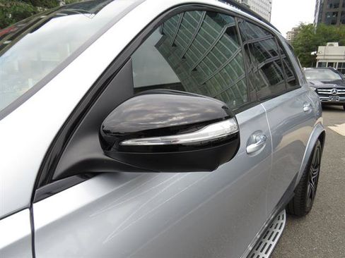 Used 2025 Mercedes-Benz GLE 450 4MATIC image 29