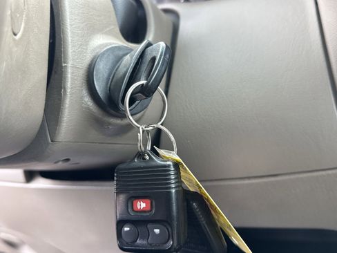 Used 2002 Ford F150 Lariat image 23