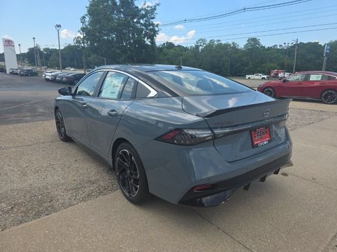 New 2026 Nissan Sentra SR w/ SR Premium Package FWD image 7