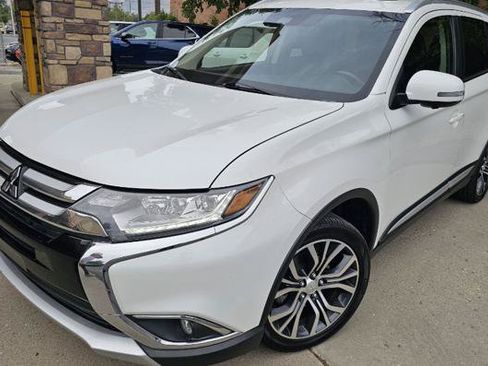 Used 2018 Mitsubishi Outlander SEL AWD/4WD image 1