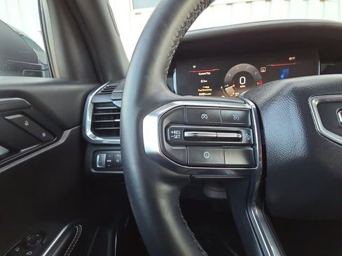 Used 2025 GMC Acadia Elevation image 11