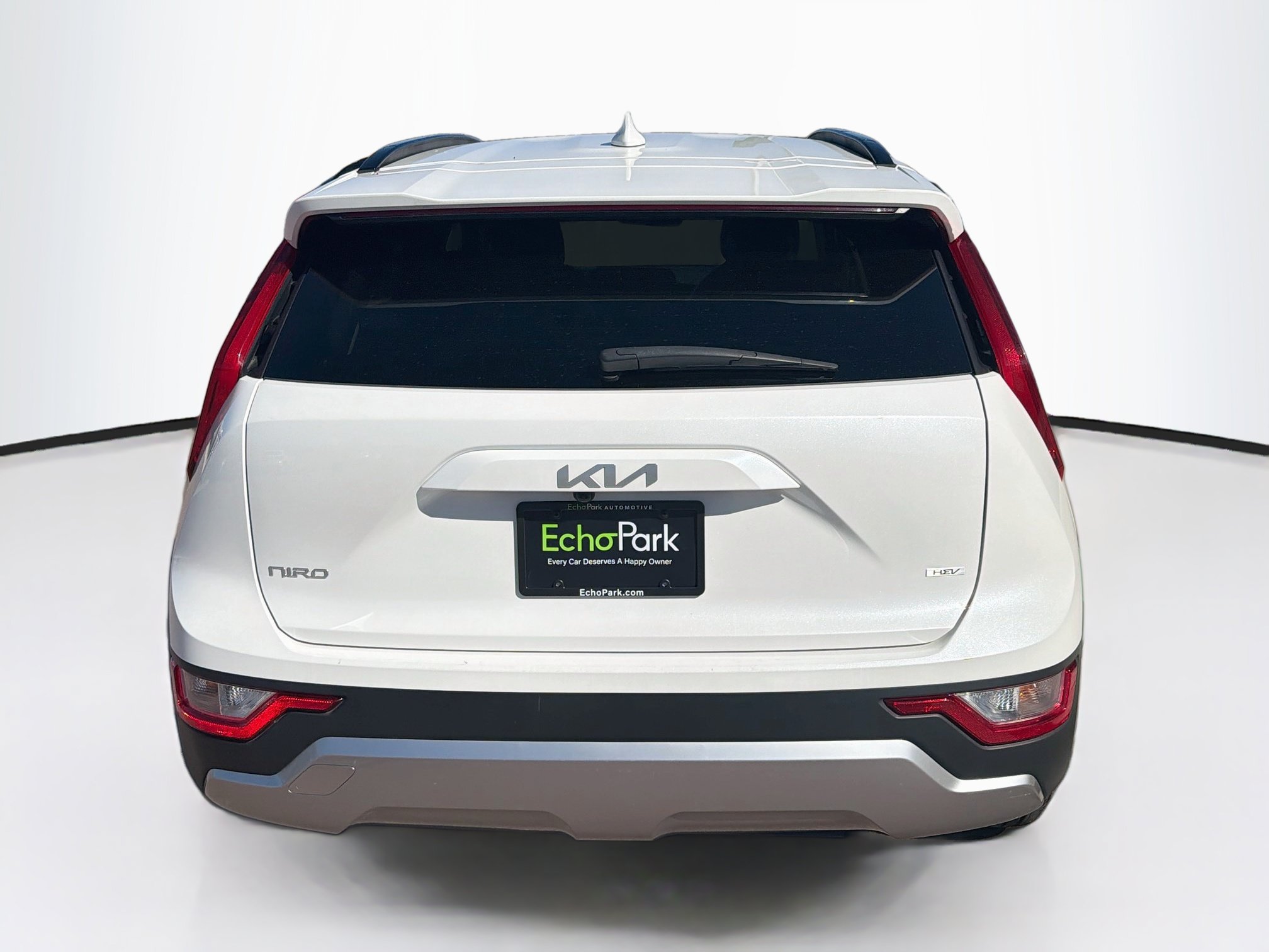 Used 2025 Kia Niro LX FWD image 7