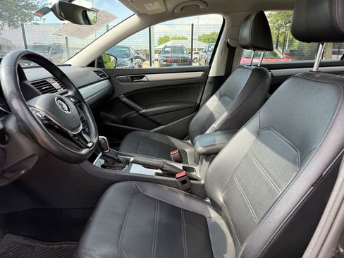 Used 2019 Volkswagen Passat 2.0T Wolfsburg FWD image 9