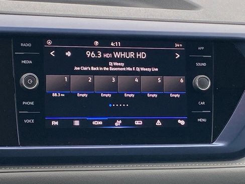 Certified 2024 Volkswagen Taos SE image 10