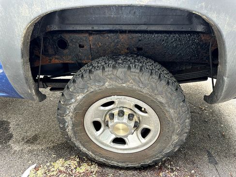 Used 2004 GMC Sierra 2500 SLE w/ Skid Plate Package image 37