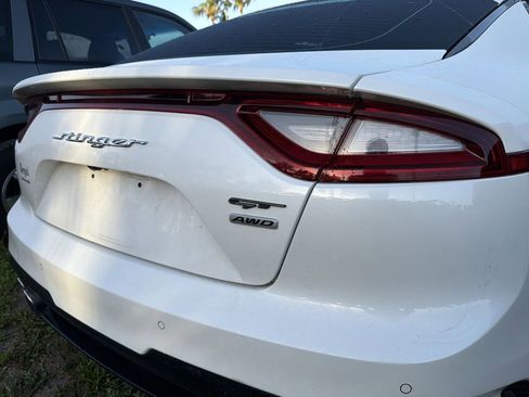 Used 2020 Kia Stinger GT1 image 6