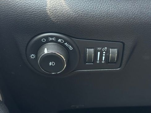 Used 2023 Jeep Compass Limited w/ Mopar Graphics Package image 28