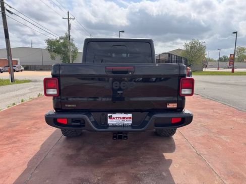 Used 2023 Jeep Gladiator Sport AWD/4WD image 6