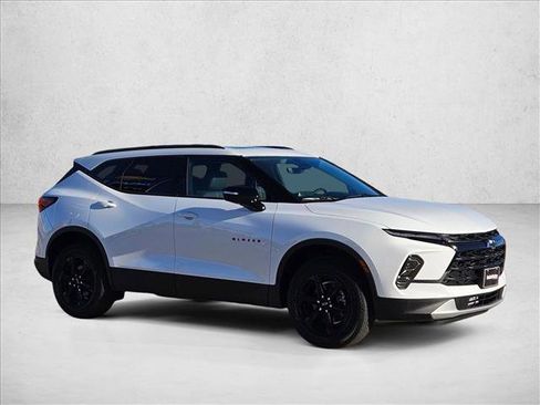 New 2026 Chevrolet Blazer LT w/ Sound & Technology Package FWD image 7