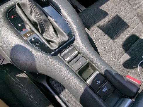 Used 2023 Honda HR-V LX image 41