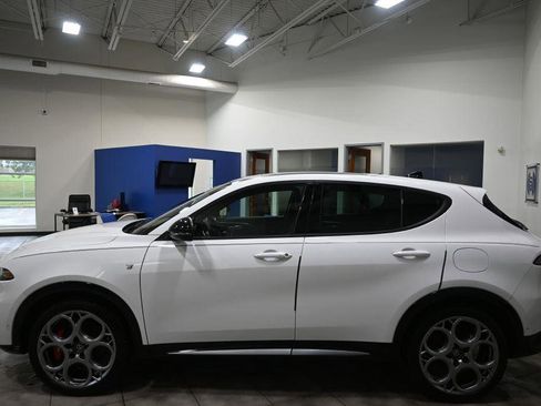 Used 2024 Alfa Romeo Tonale Ti AWD/4WD image 2