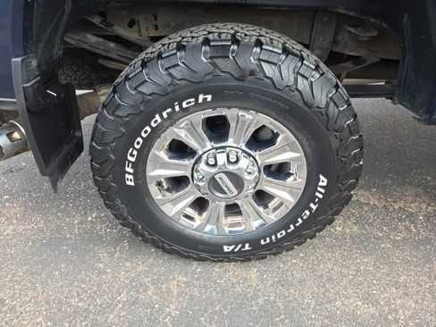 Used 2019 Ford F250 Lariat w/ Chrome Package image 9