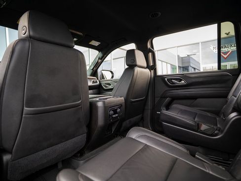 Used 2021 Chevrolet Suburban Z71 w/ Z71 Off-Road Package image 31