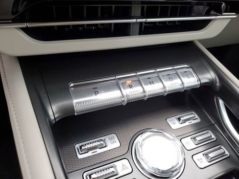 New 2026 Lincoln Nautilus Premier AWD/4WD image 28