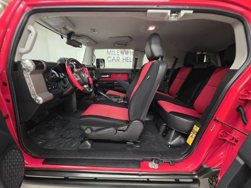 Used 2012 Toyota FJ Cruiser w/ Trail Teams Special Edition image 19